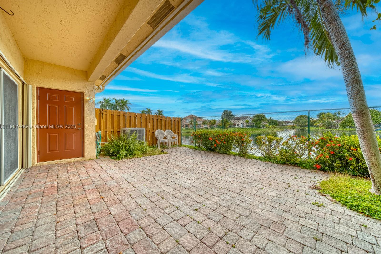 CONTINENTAL HOMES TOWNHOU - Residential