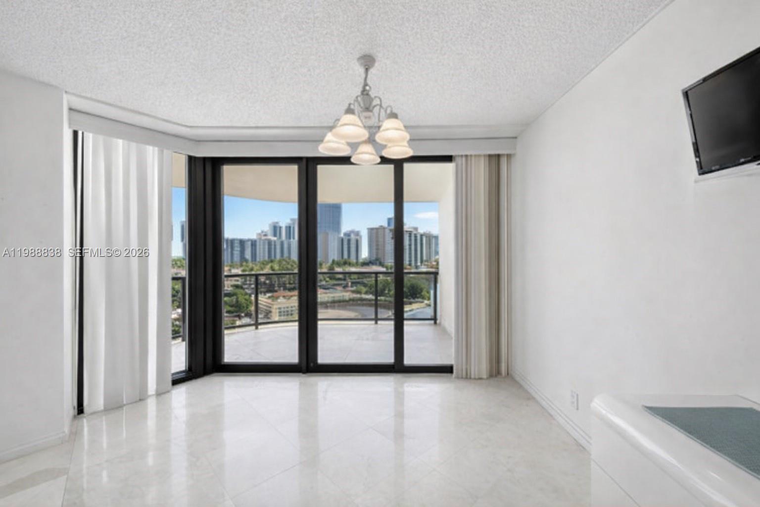 TURNBERRY ISLE SOUTH COND - Residential