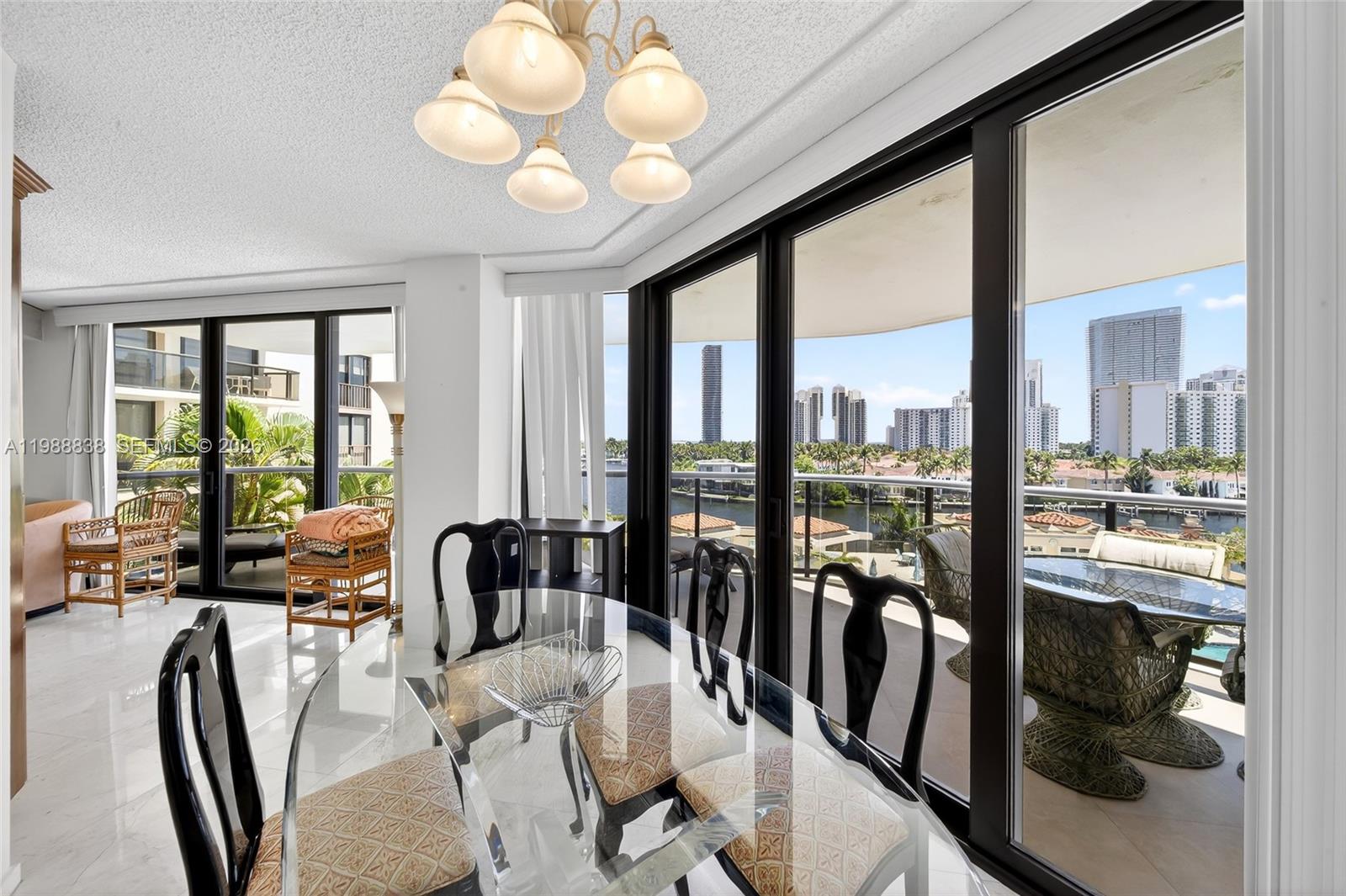 TURNBERRY ISLE SOUTH COND - Residential