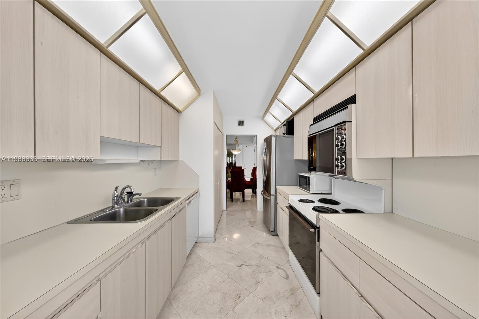 TURNBERRY ISLE SOUTH COND - Residential