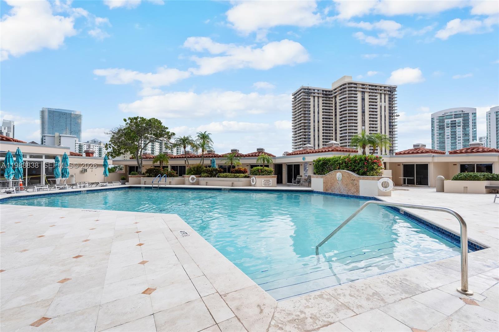 TURNBERRY ISLE SOUTH COND - Residential