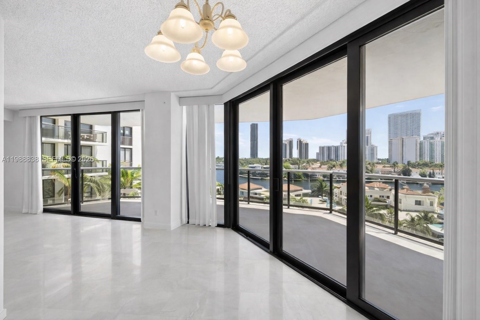 TURNBERRY ISLE SOUTH COND - Residential