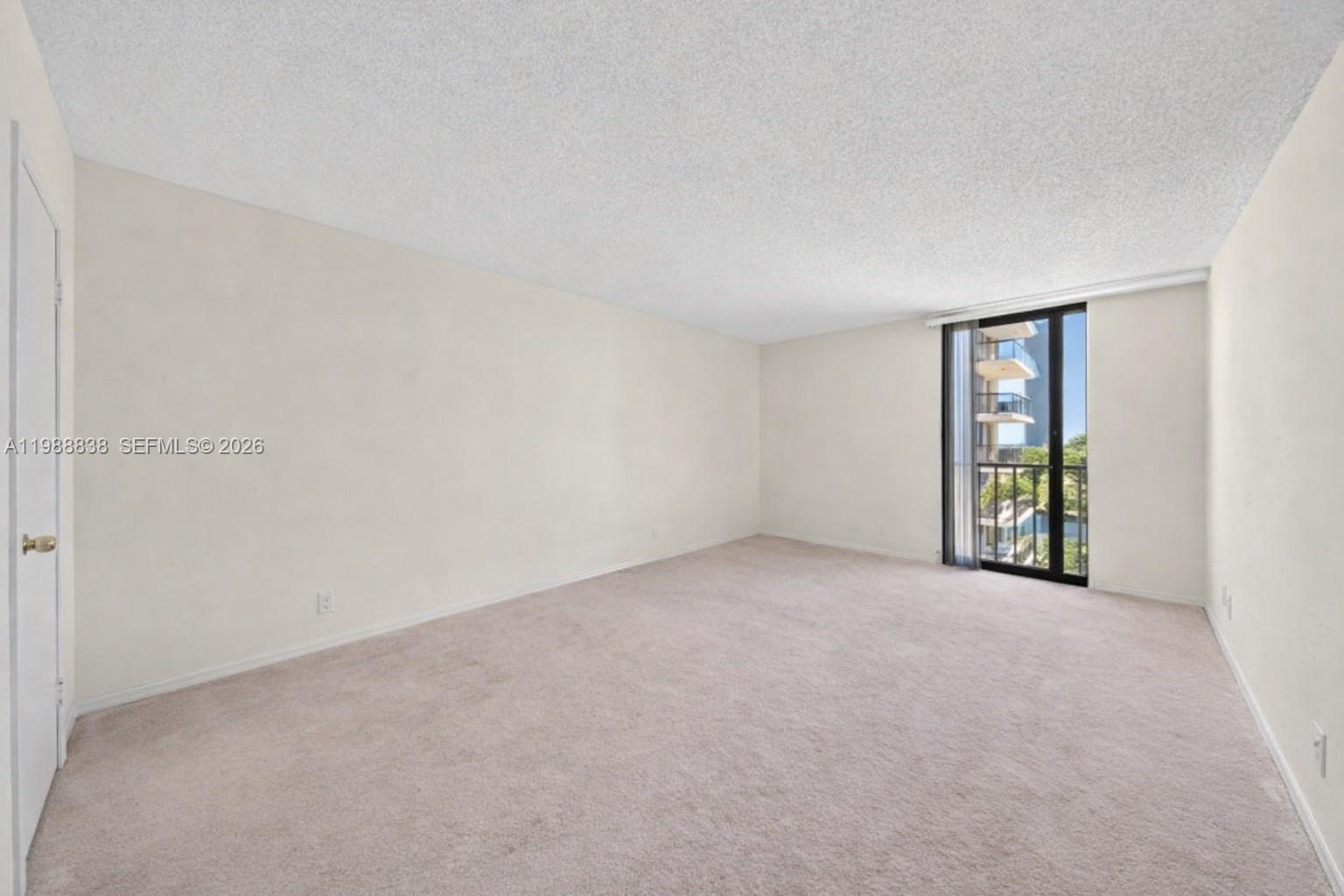 TURNBERRY ISLE SOUTH COND - Residential