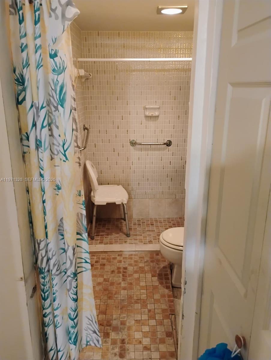 ROYAL OAKS CONDO - Residential