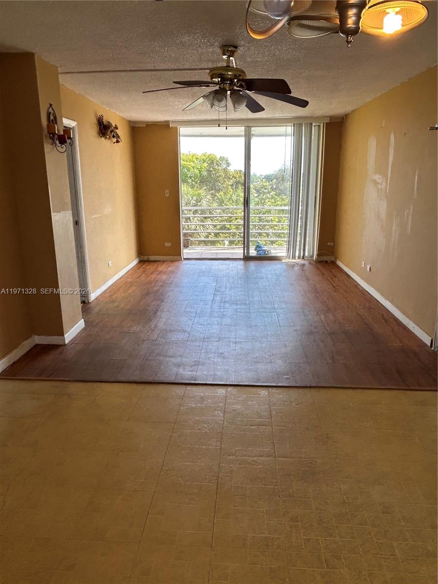 ROYAL OAKS CONDO - Residential