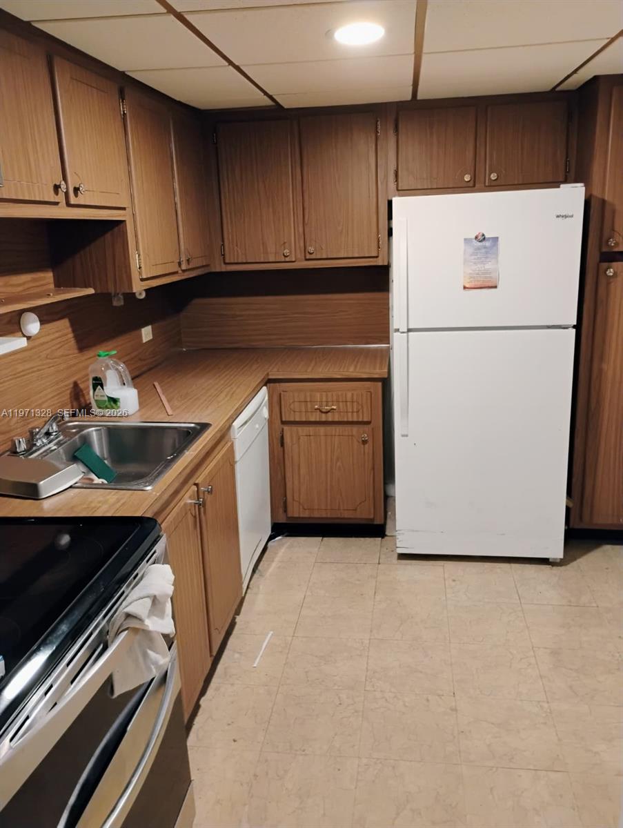 ROYAL OAKS CONDO - Residential