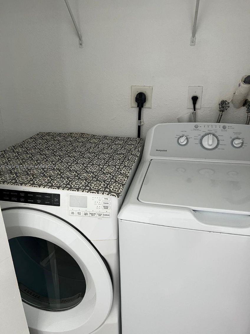 SHOMA TOWNHOMES AT KEYSCO - Residential