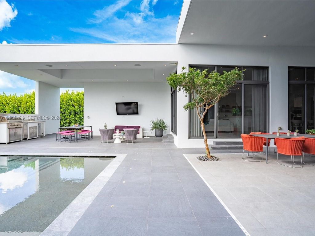 Photo of 16650 Sunset Way #16650, Weston, FL 33326 (MLS # A12000493)