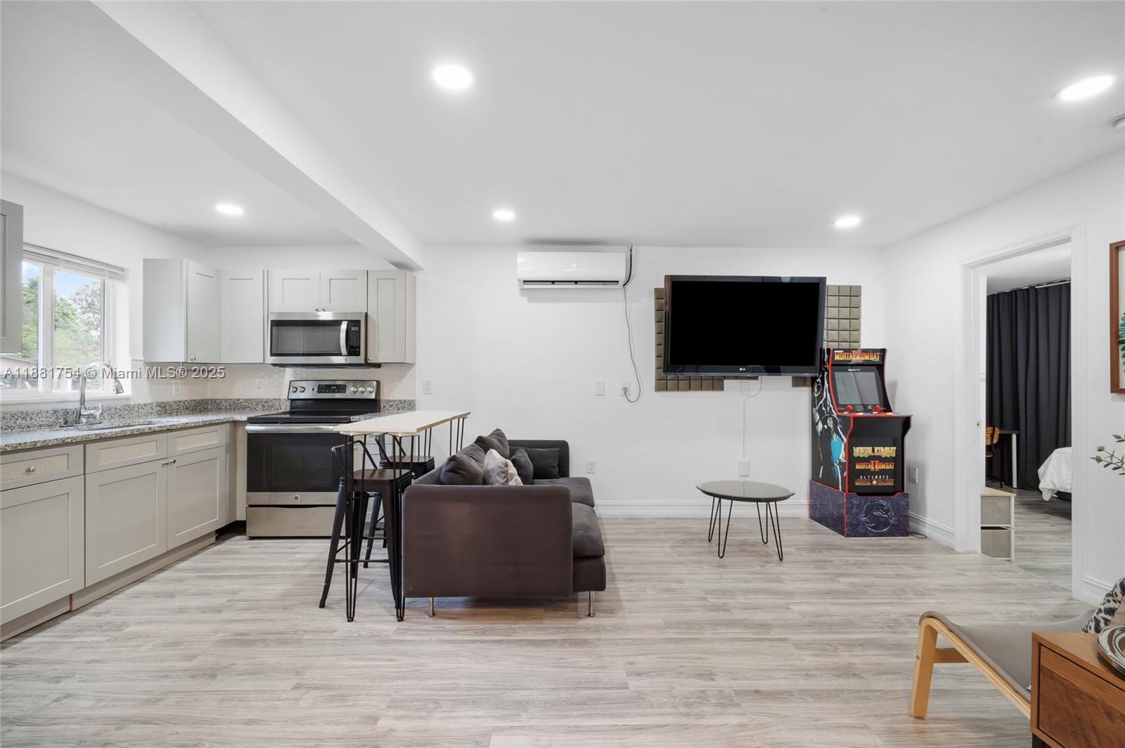 AIRLINE ESTATES - Residential Lease