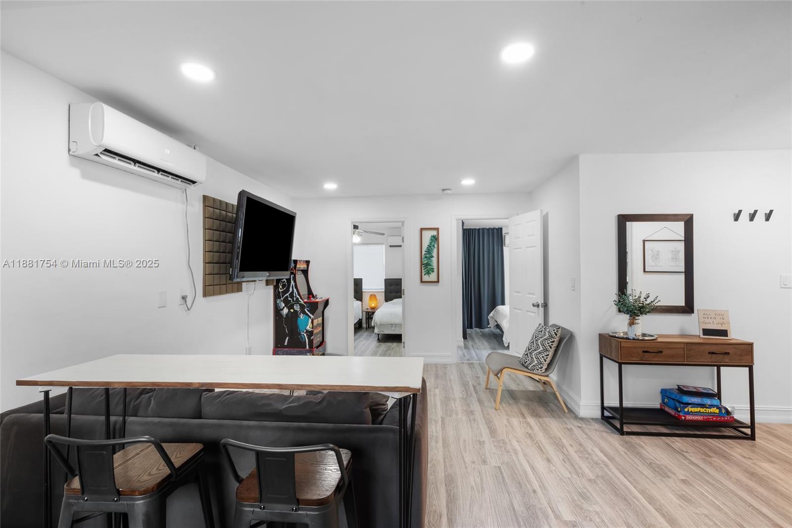 AIRLINE ESTATES - Residential Lease