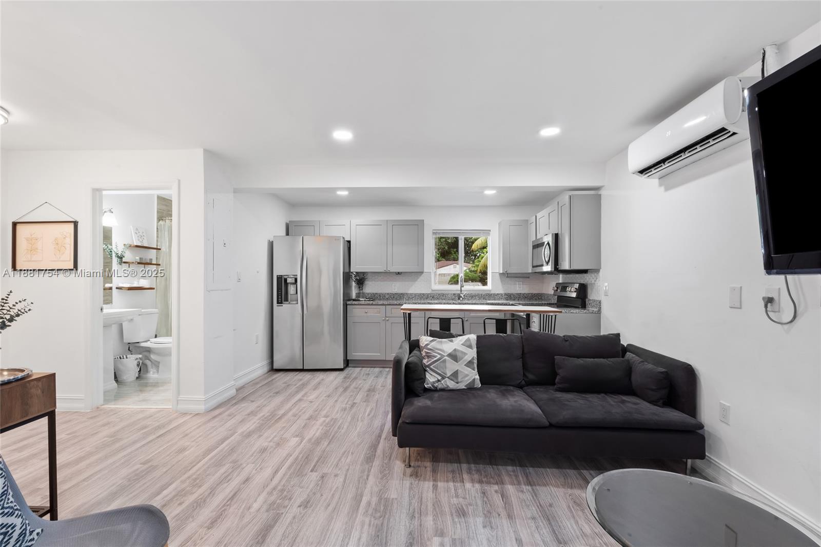 AIRLINE ESTATES - Residential Lease