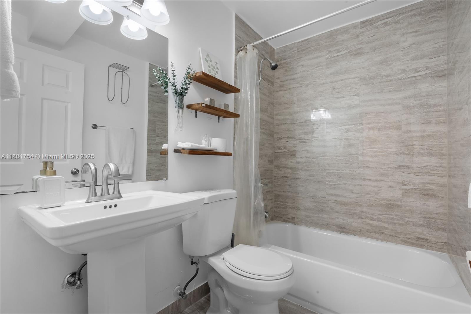 AIRLINE ESTATES - Residential Lease