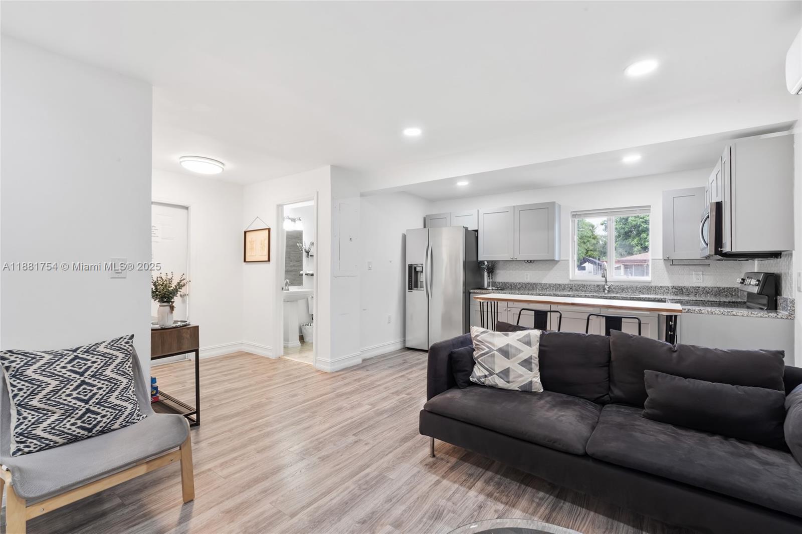 AIRLINE ESTATES - Residential Lease