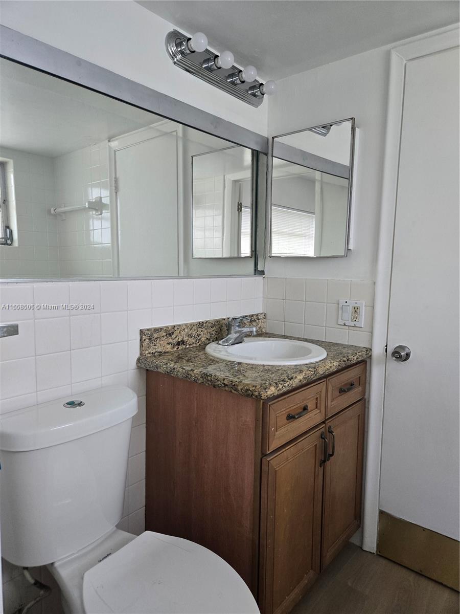 SNUG HARBOR SEC THREE - Residential Lease