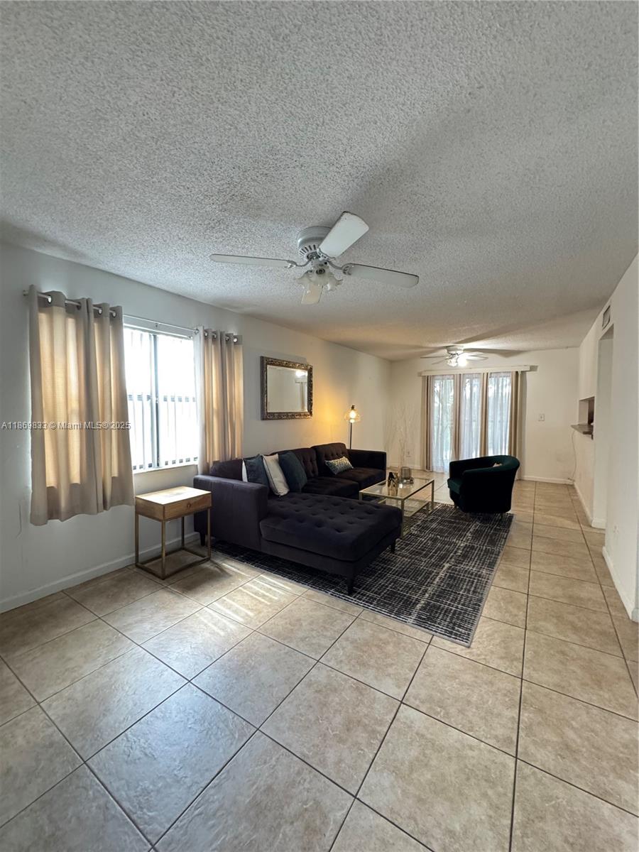 MOVING READY !!!!! Spacious 1 Bedroom | 1.5 Bathrooms | Corner Unit – Miramar
Bright and open layout with plenty of natural light
Ample guest parking available
Prime location – right next to the Turnpike, in the heart of Miramar
EASY TO SEE IT PLEASE USED SHOWING TIME