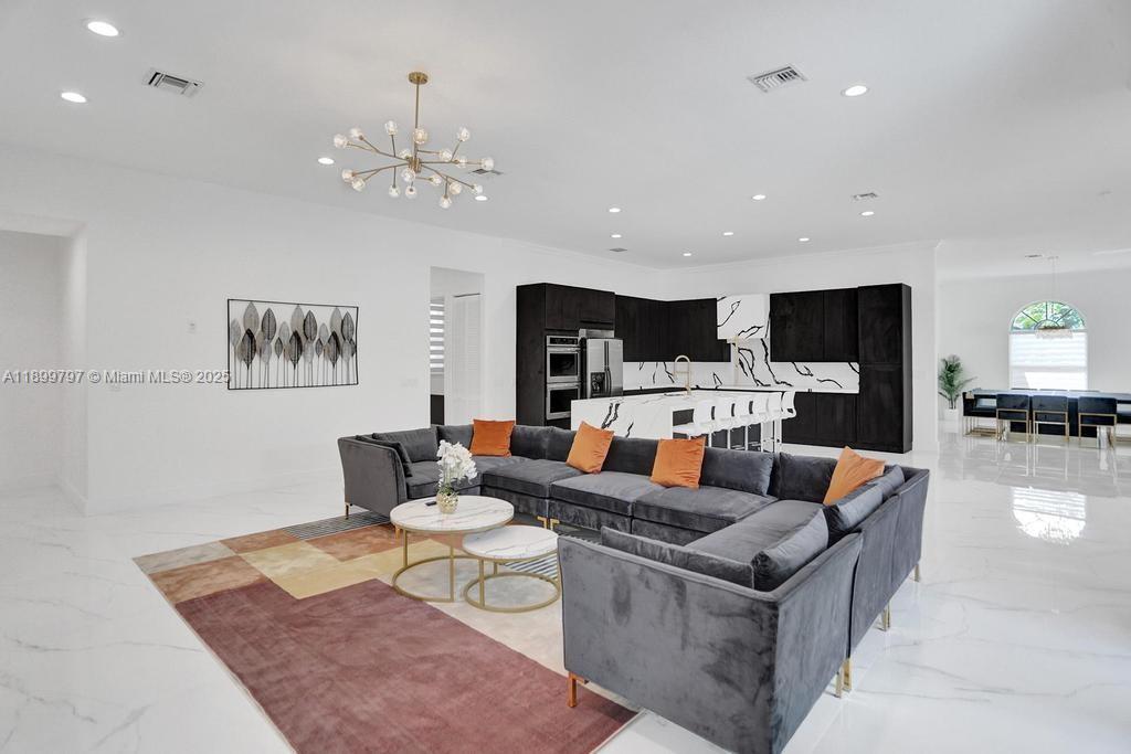 MECUDA ESTATES - Residential Lease