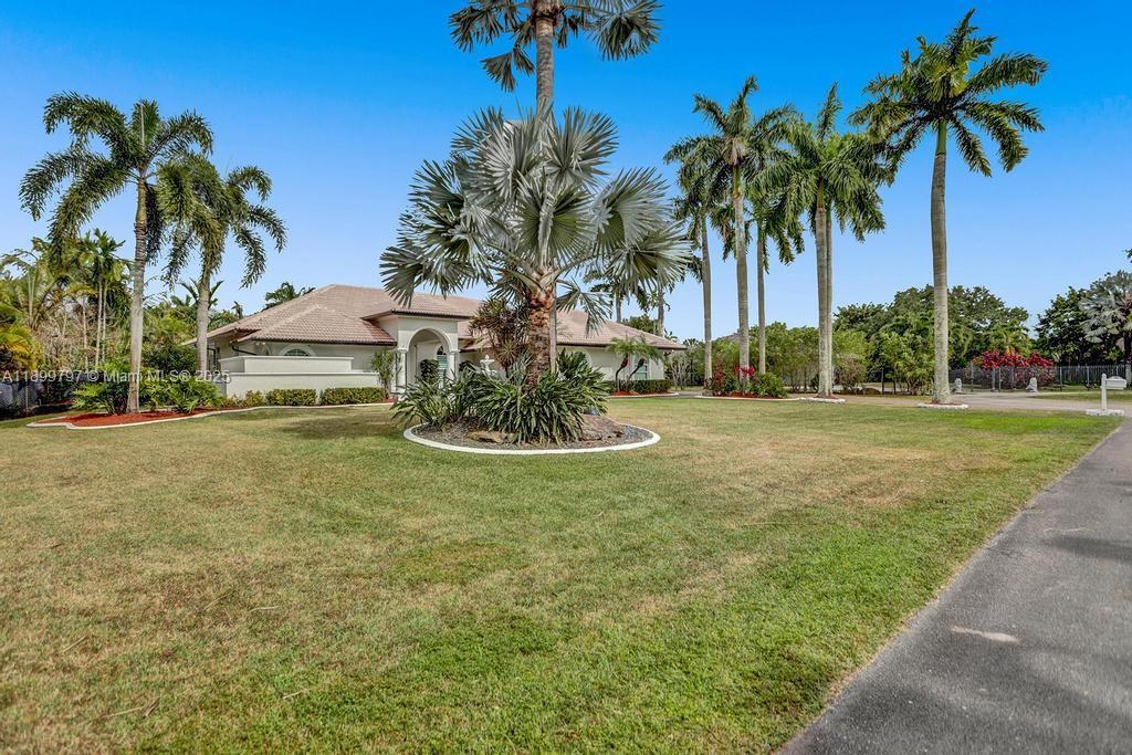 MECUDA ESTATES - Residential Lease