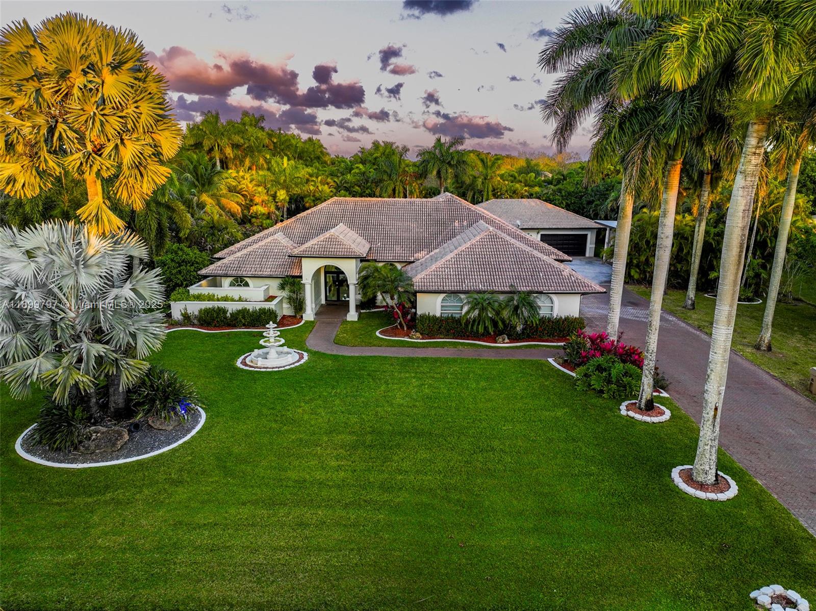 MECUDA ESTATES - Residential Lease