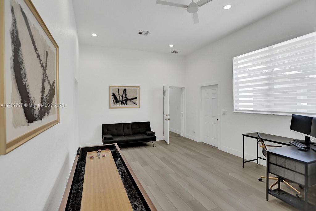 MECUDA ESTATES - Residential Lease