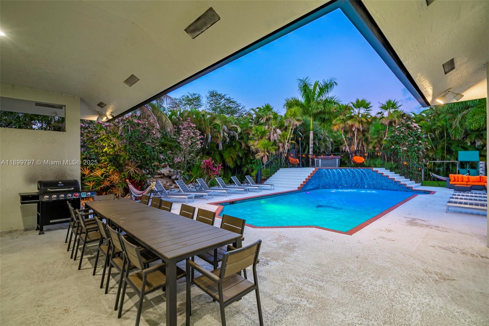 MECUDA ESTATES - Residential Lease