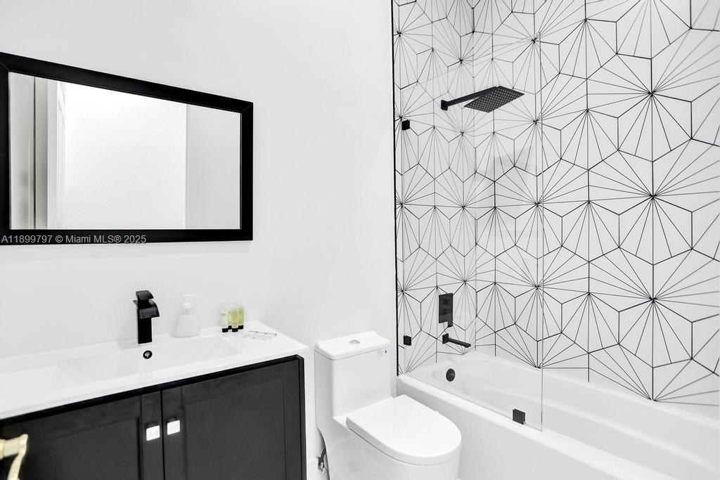 MECUDA ESTATES - Residential Lease