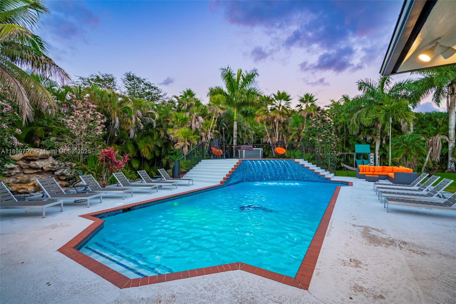 MECUDA ESTATES - Residential Lease