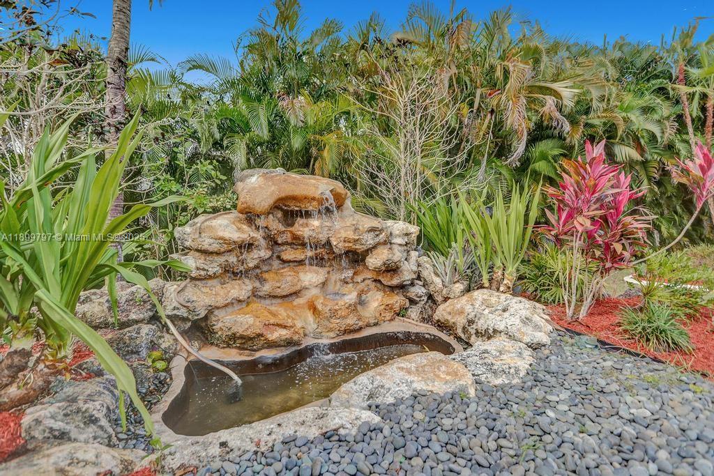 MECUDA ESTATES - Residential Lease