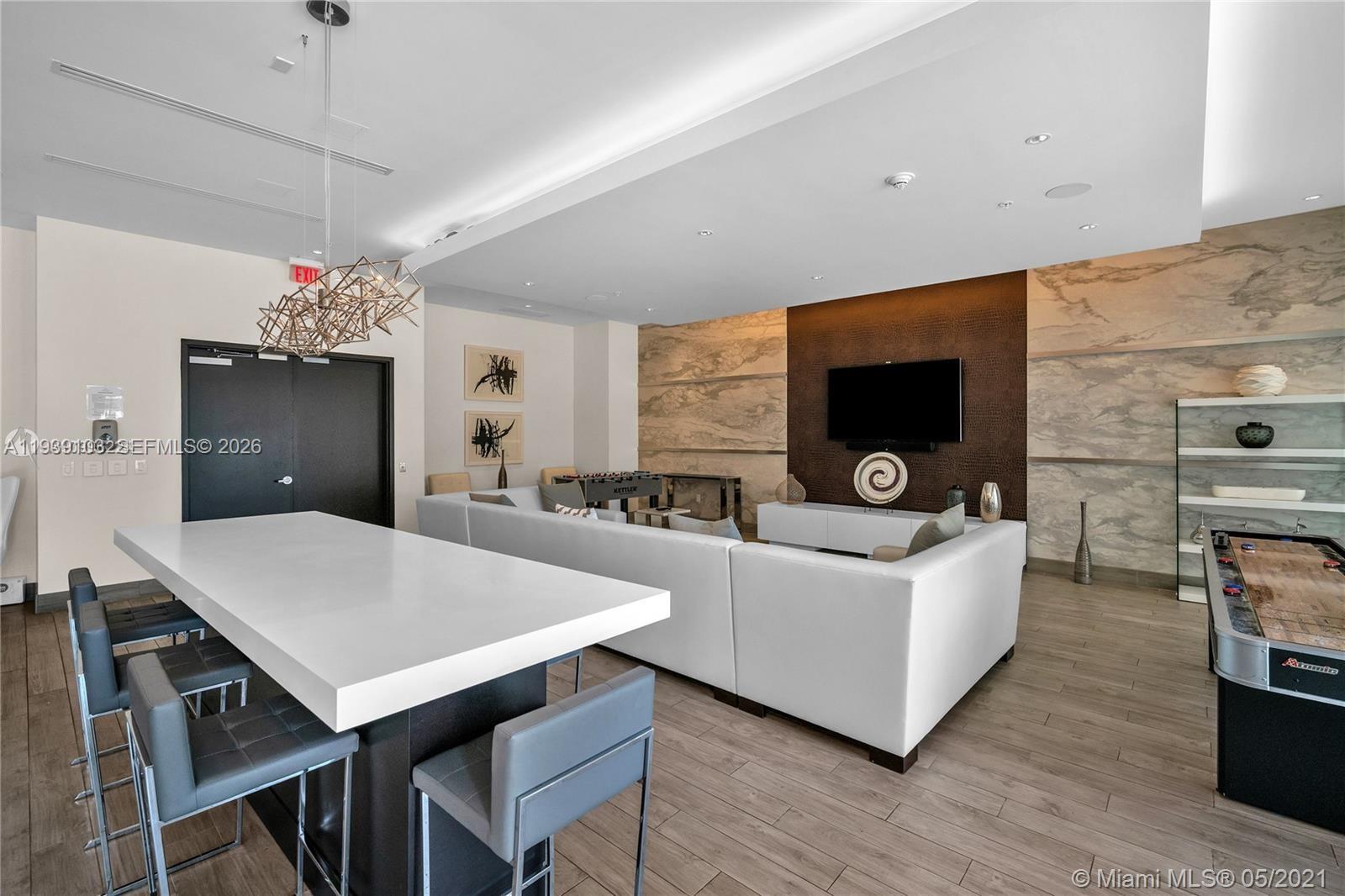 NINE AT MARY BRICKELL VILL - Residential