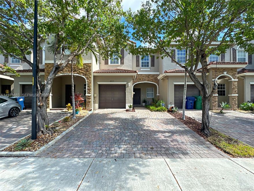 Beautifully updated and spacious 3 bedroom, 2.5 bath Townhome located in the desirable
Isles at Bayshore in Cutler Bay. This well-maintained home features a functional layout with ample natural light
throughout. Enjoy resort-style community amenities including a clubhouse, community pool, and gym. Prime
location just off the Florida Turnpike, near top-rated schools, shopping, dining, parks, and more.