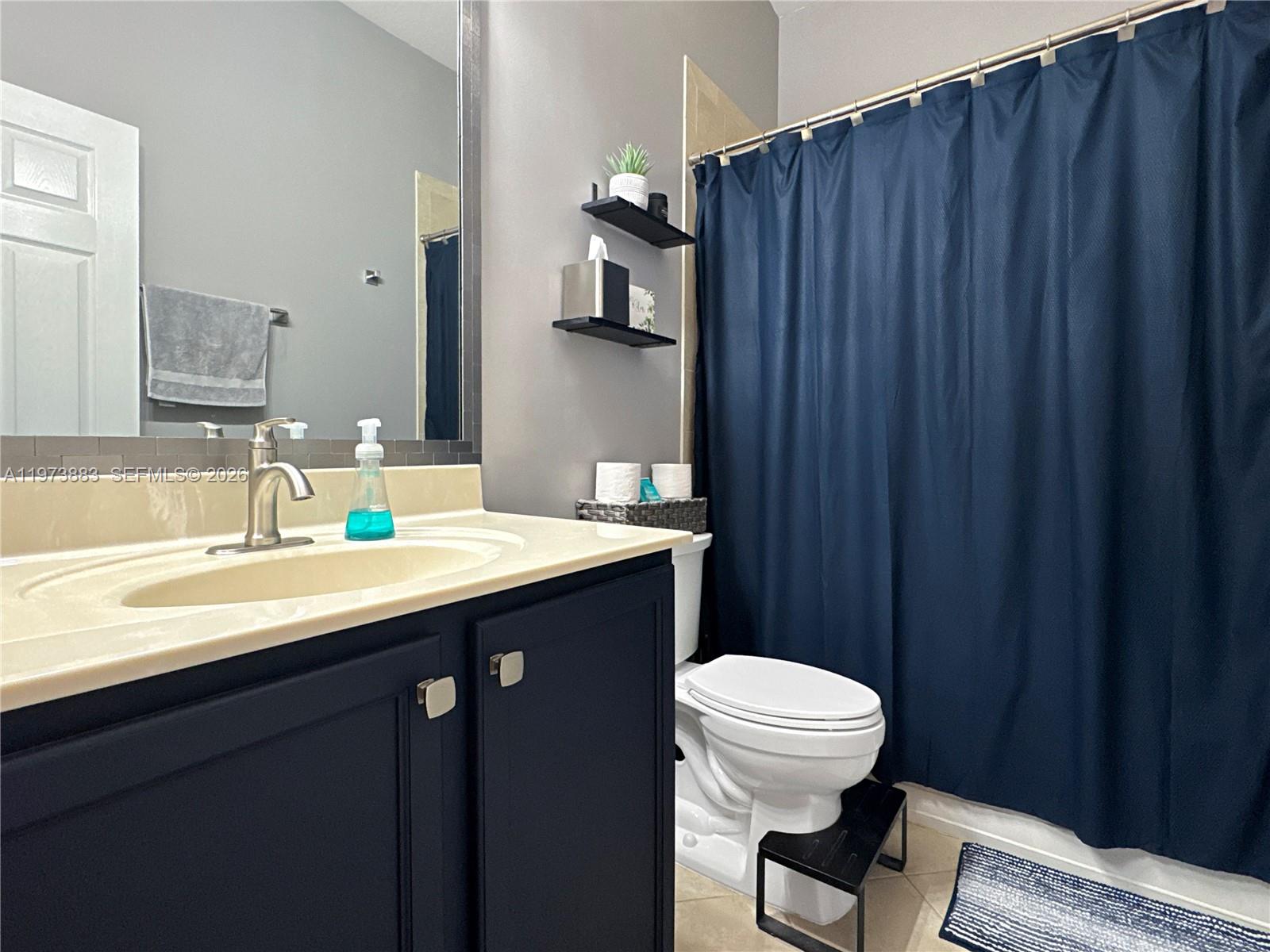 LAKES BY THE BAY GEE - Residential Lease