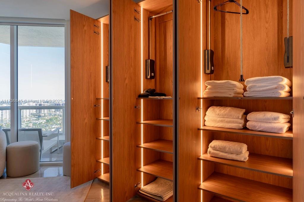 ACQUALINA OCEAN RESIDENCES - Residential