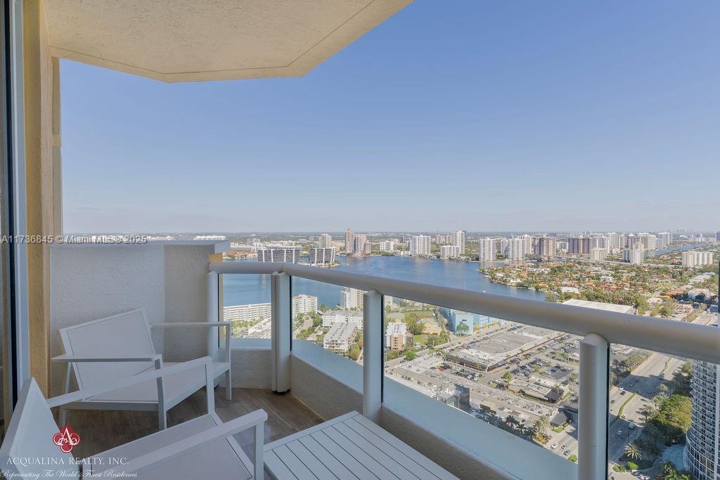 ACQUALINA OCEAN RESIDENCES - Residential