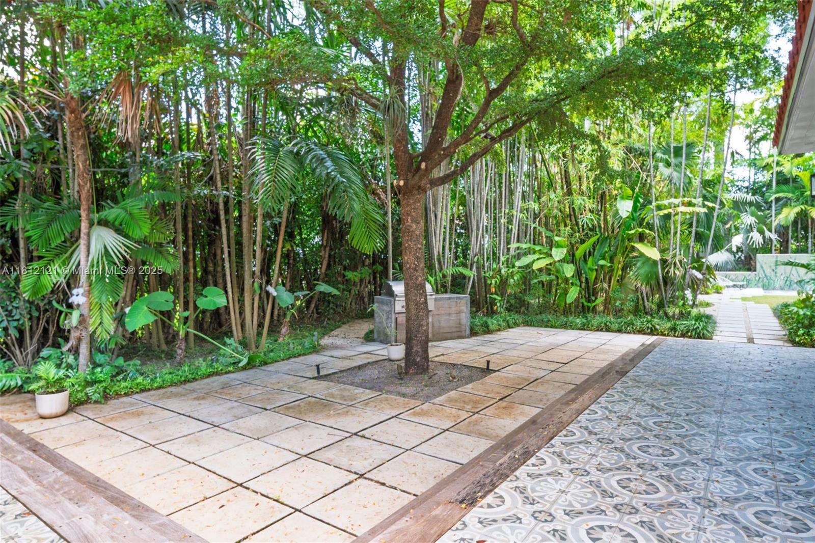BAYSHORE PLAZA - Residential