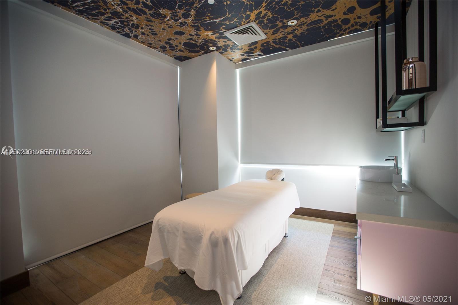 3401 MIDTOWN CONDO - Residential