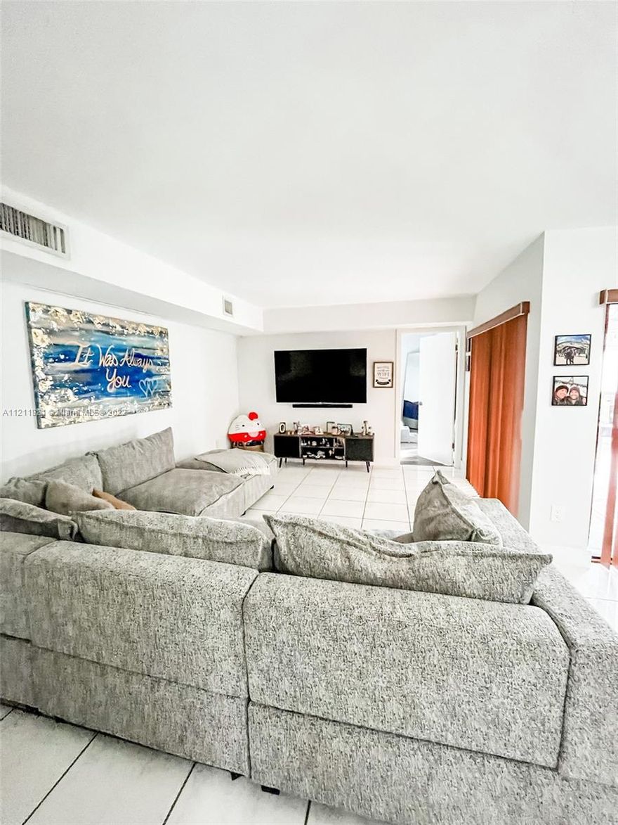 Spacious and bright 2/2 at close-to-everything Kenland Bend South. This beautiful 1340 sq ft unit features many updates including an expansive kitchen with sleek stainless steel appliances. Washer/dryer in unit and tons of closet space including two walk-in closets. The massive balcony receives amazing sunset views and overlooks a serene grass area. Close to great schools, shopping, and restaurants.  Building requires 700+ credit score, $900 security deposit, and does not permit pets for renters.