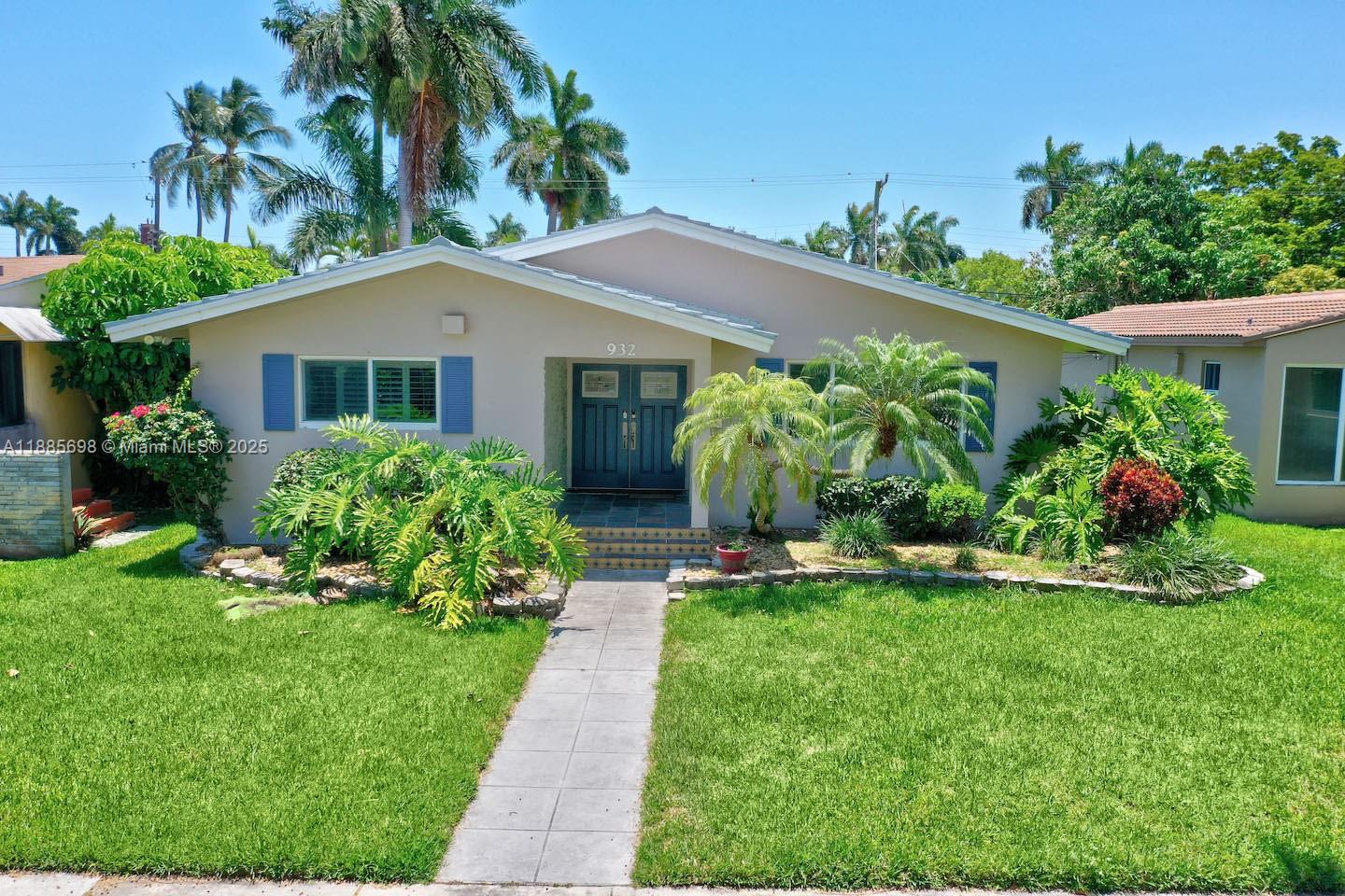 HOLLYWOOD LAKES SECTION - Residential Lease