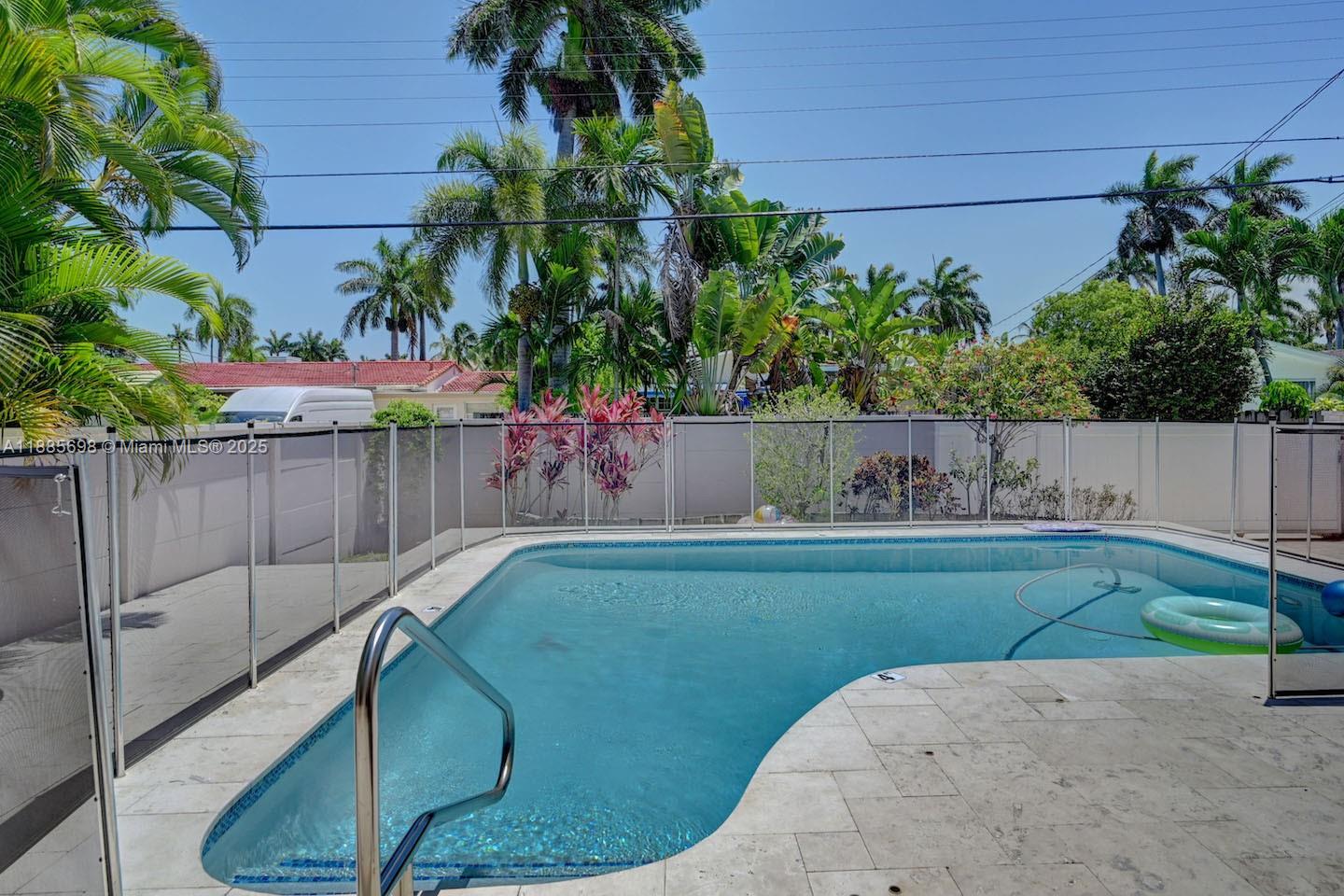 HOLLYWOOD LAKES SECTION - Residential Lease