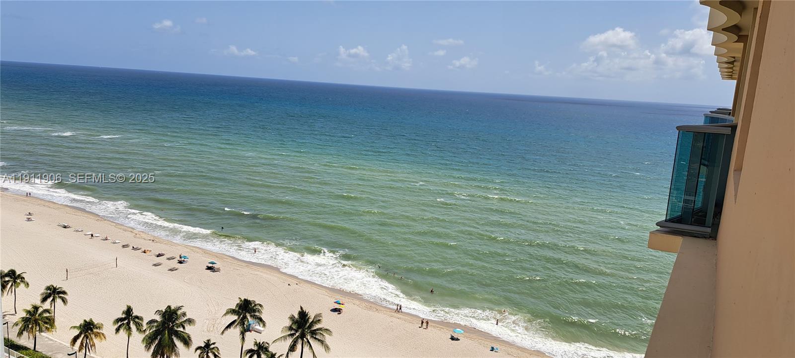 WAVE CONDO - Residential