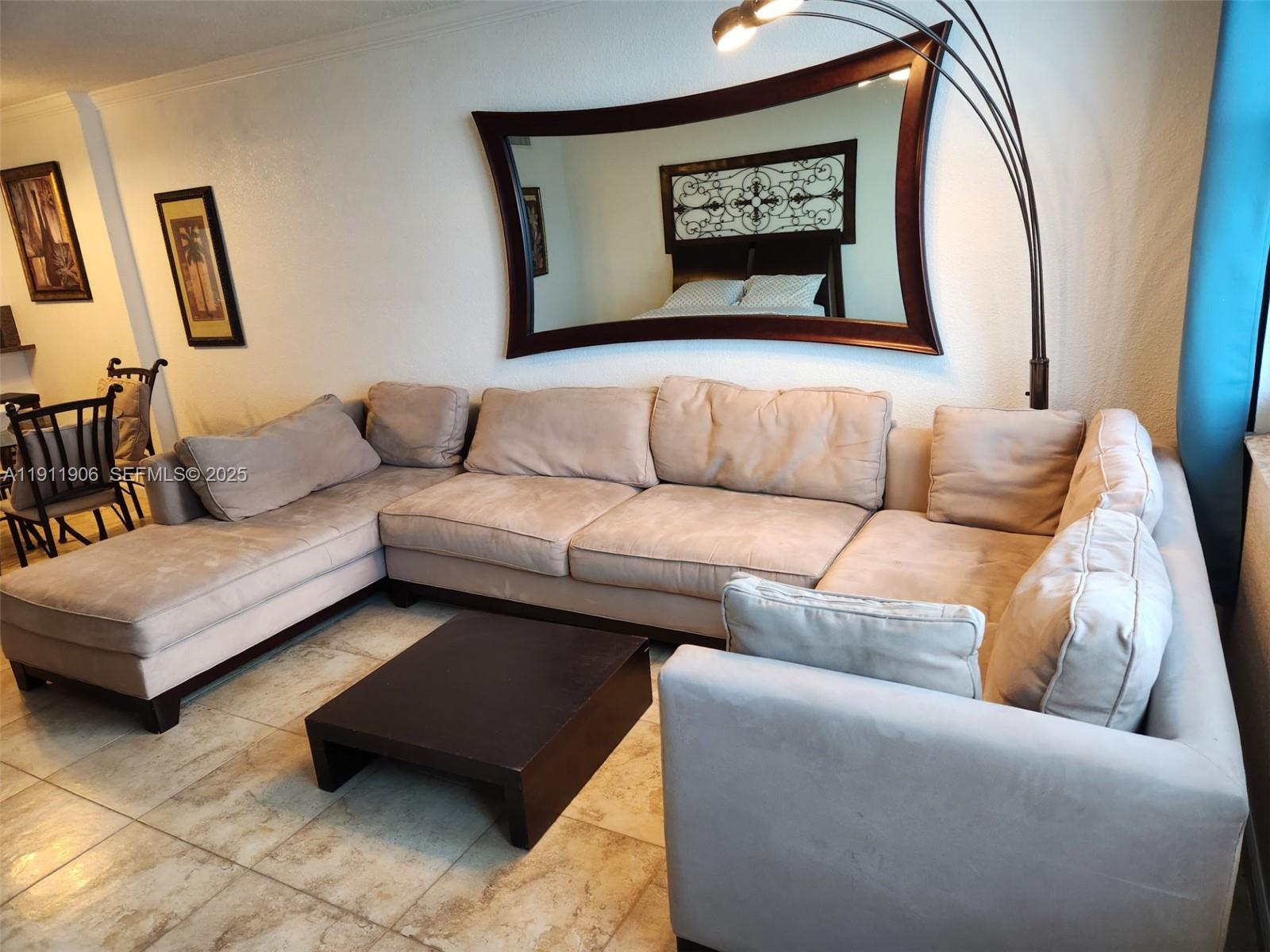 WAVE CONDO - Residential