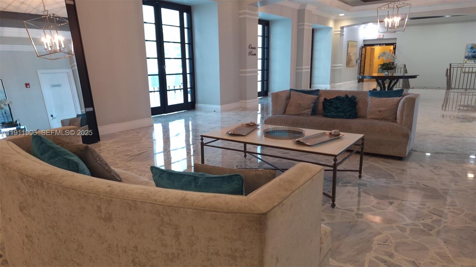 WAVE CONDO - Residential