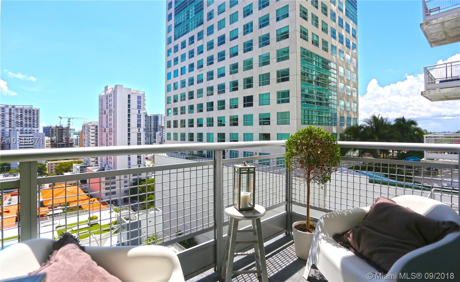 Unobstructed City view. Great unit on the 16th floor, designer upgraded unit with no lease restrictions, washer and dryer, stay with unit as well as all kitchen appliances, 24 hour concierge service & security, valet parking, state of the art fitness center, infinity-edged swimming pool, hot tub, club-room, cigar/library, business center, racquetball court & sauna room. High end hair salon located on the ground floor, fast casual dining option & a waterfront Gastro Pub. River front location complex walking distance from shops, entertainment & restaurants. Minutes from Wynwood, South Beach & Miami Int'l Airport.