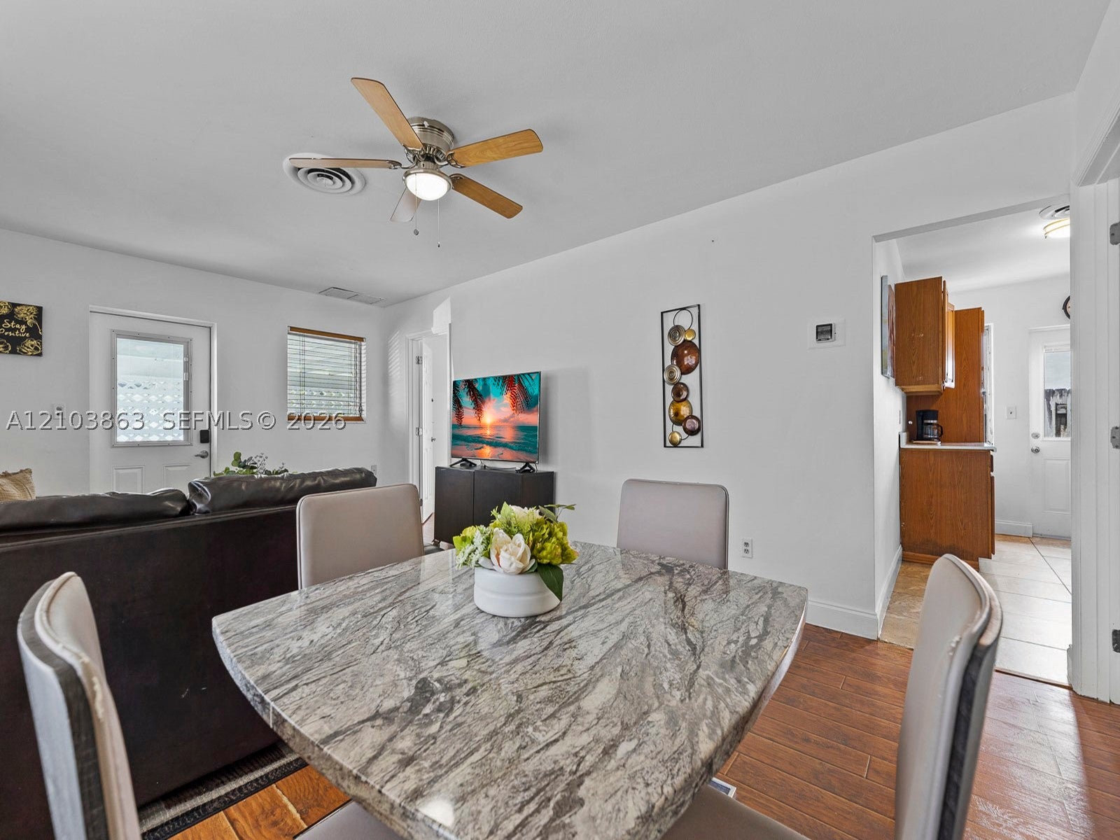 1418 N 16th Ave 1418