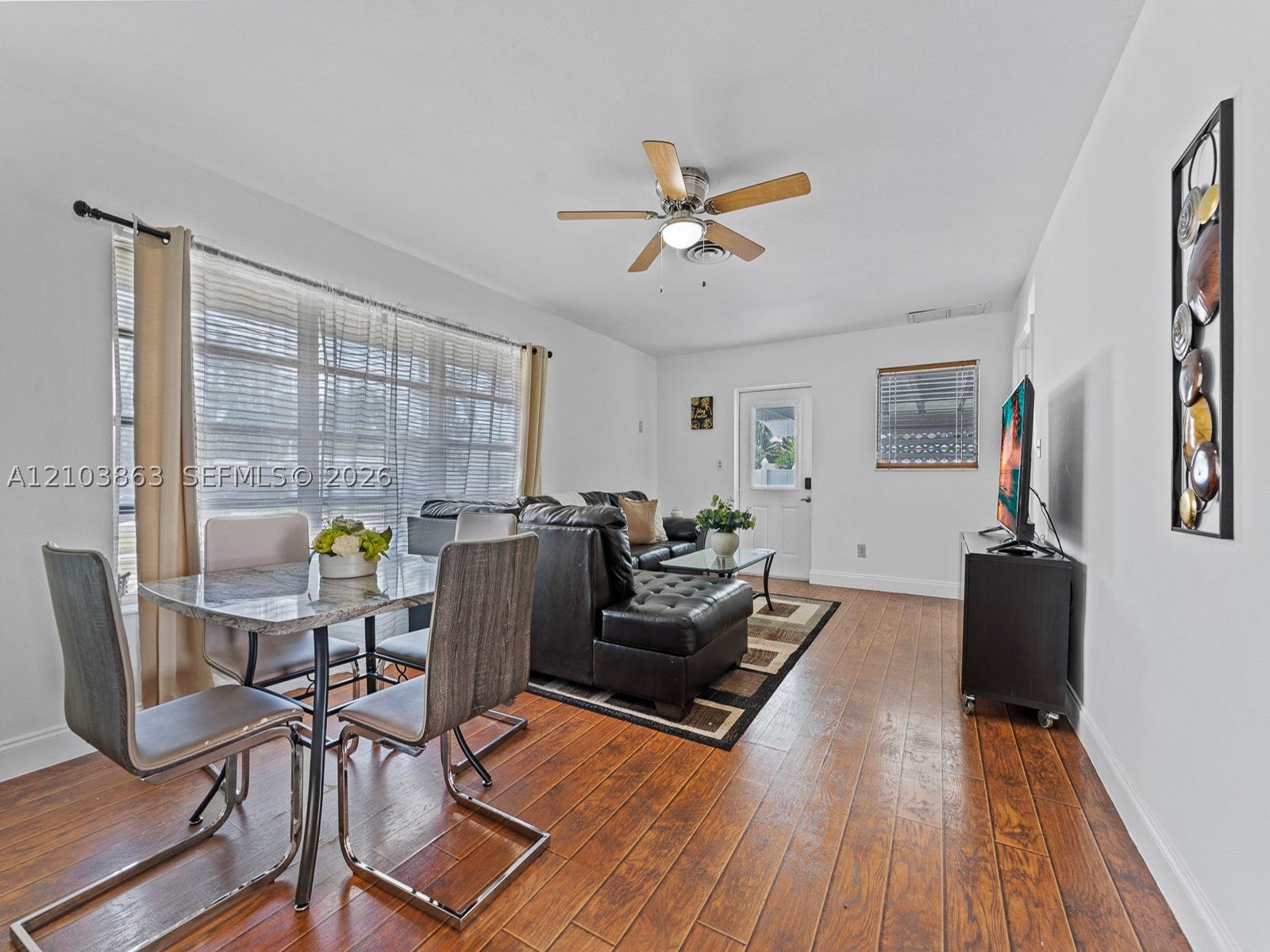 1418 N 16th Ave 1418