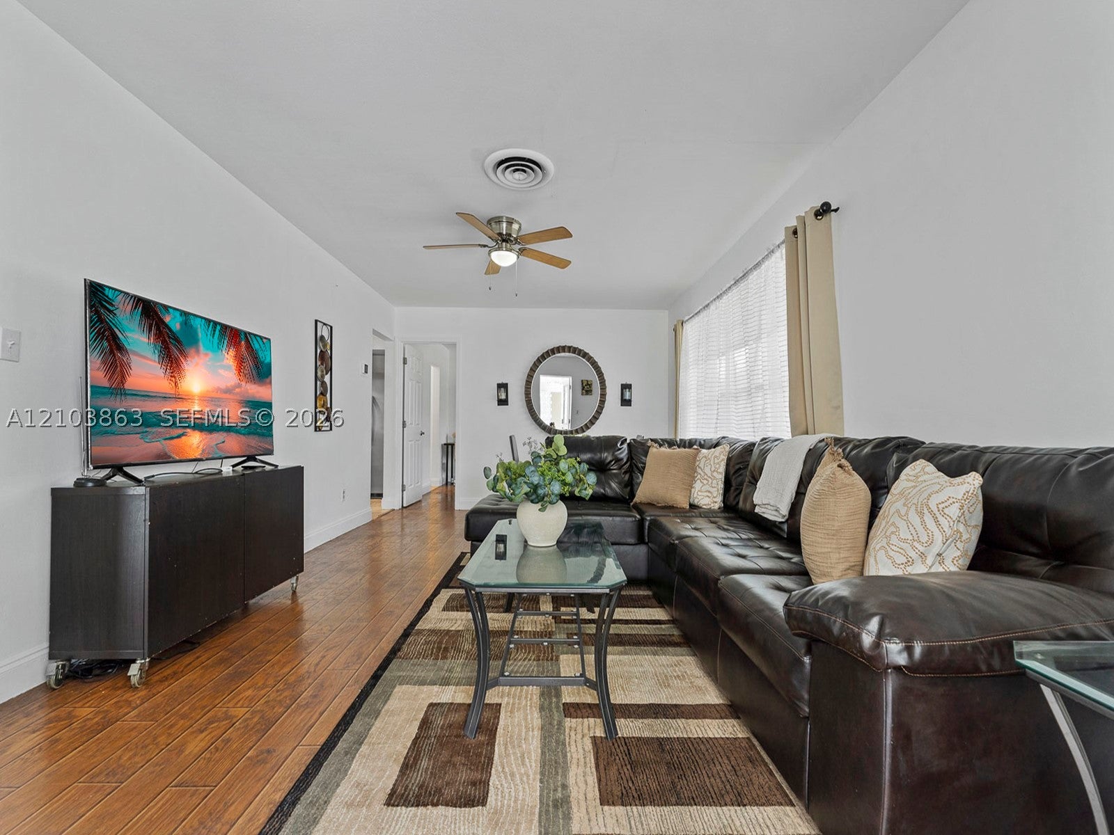1418 N 16th Ave 1418
