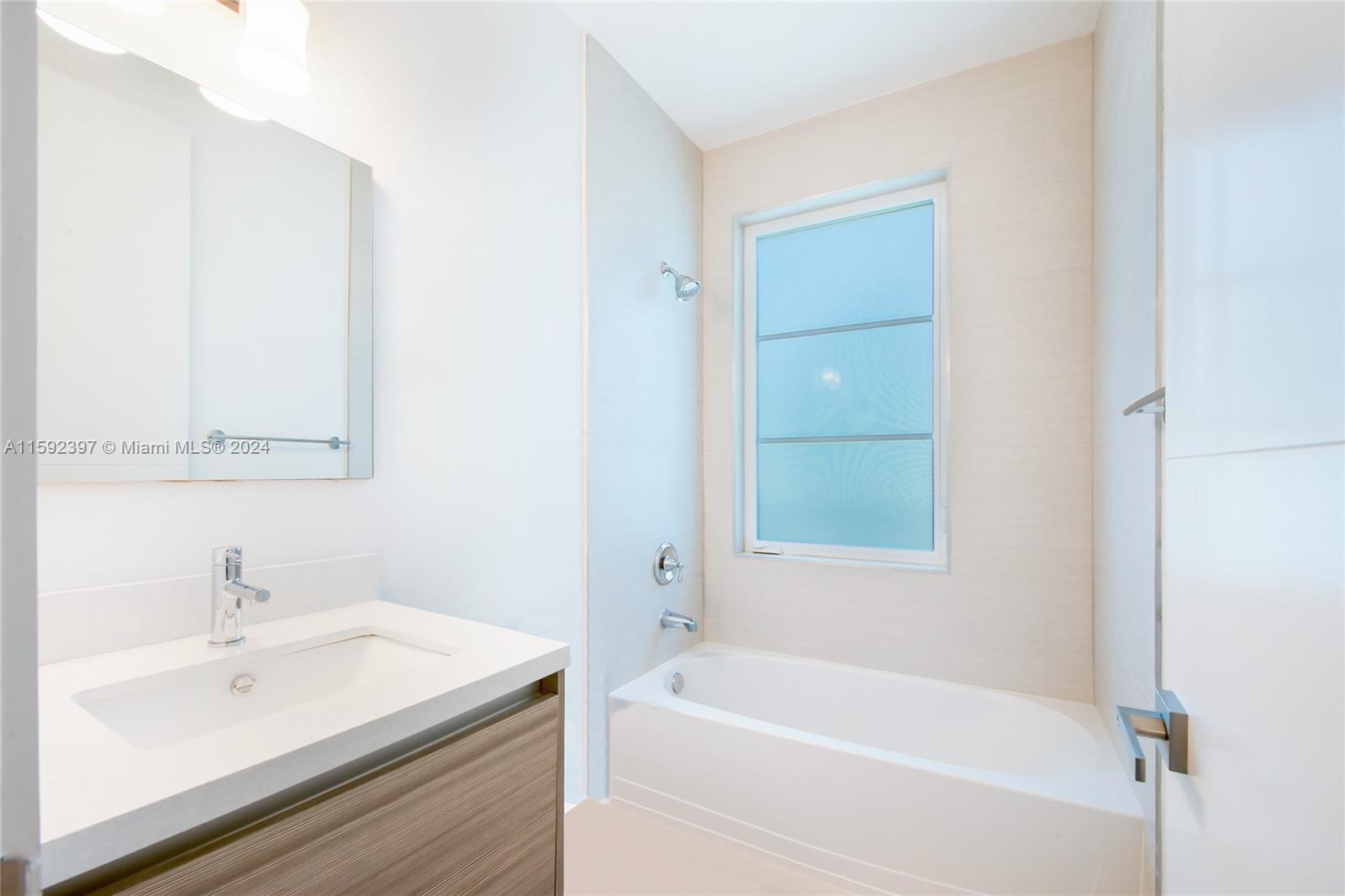 CORAL GABLES BILTMORE SEC - Residential