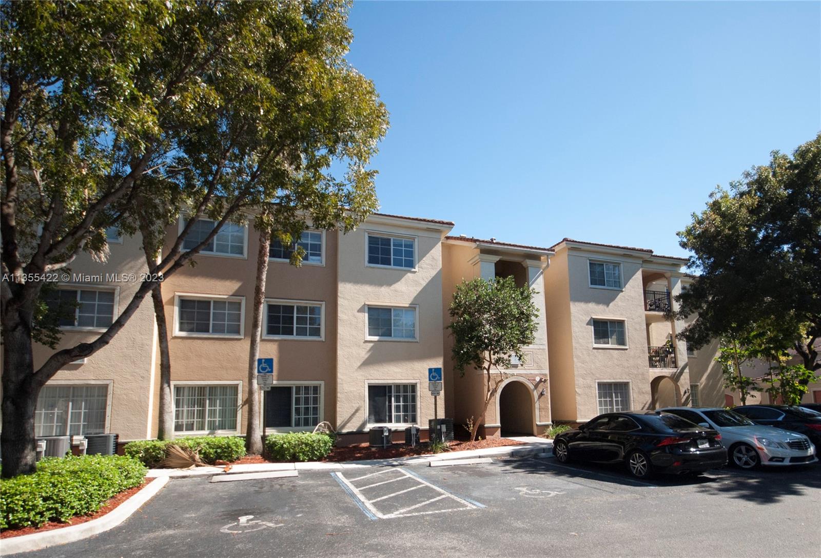 AVENTINE AT MIRAMAR CONDO - Residential Lease