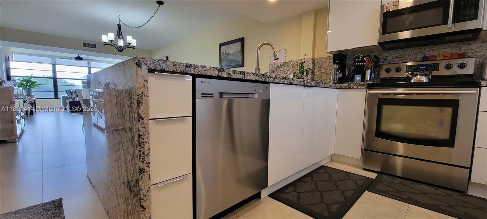 CONDO 15 OF WHITEHALL CON - Residential