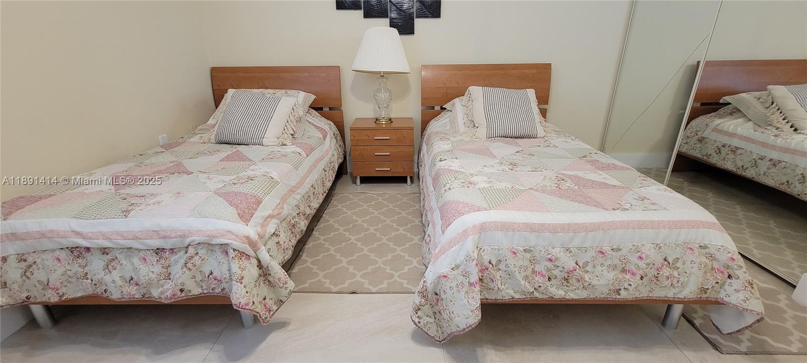 CONDO 15 OF WHITEHALL CON - Residential