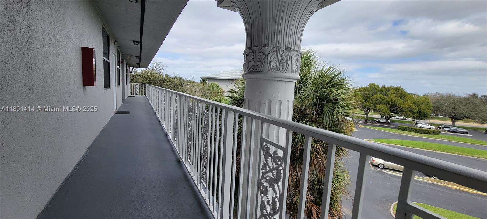 CONDO 15 OF WHITEHALL CON - Residential