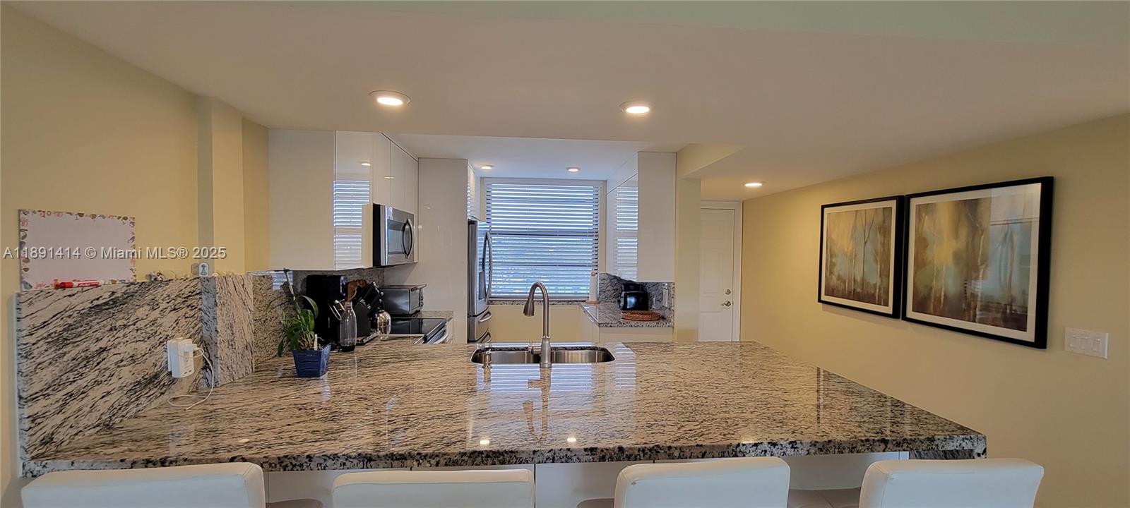 CONDO 15 OF WHITEHALL CON - Residential